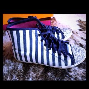 Kate spade glitter canvas sneaker size 9 women's